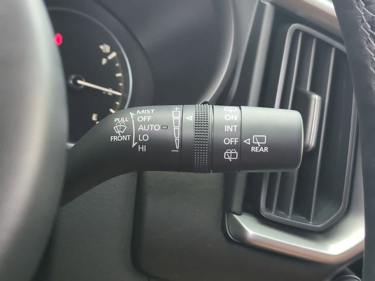 Vehicle image 29 of 34