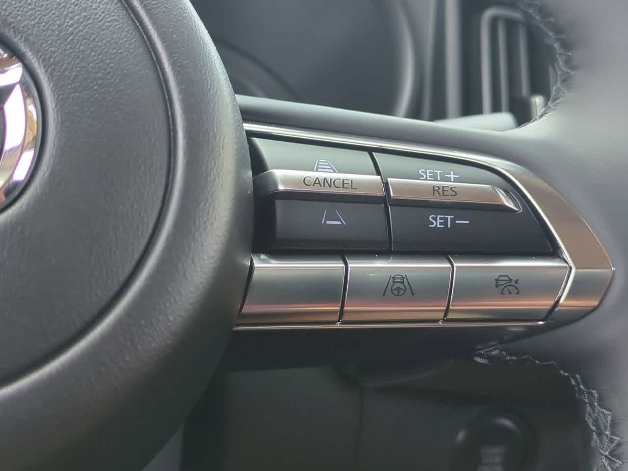 Vehicle image 32 of 34