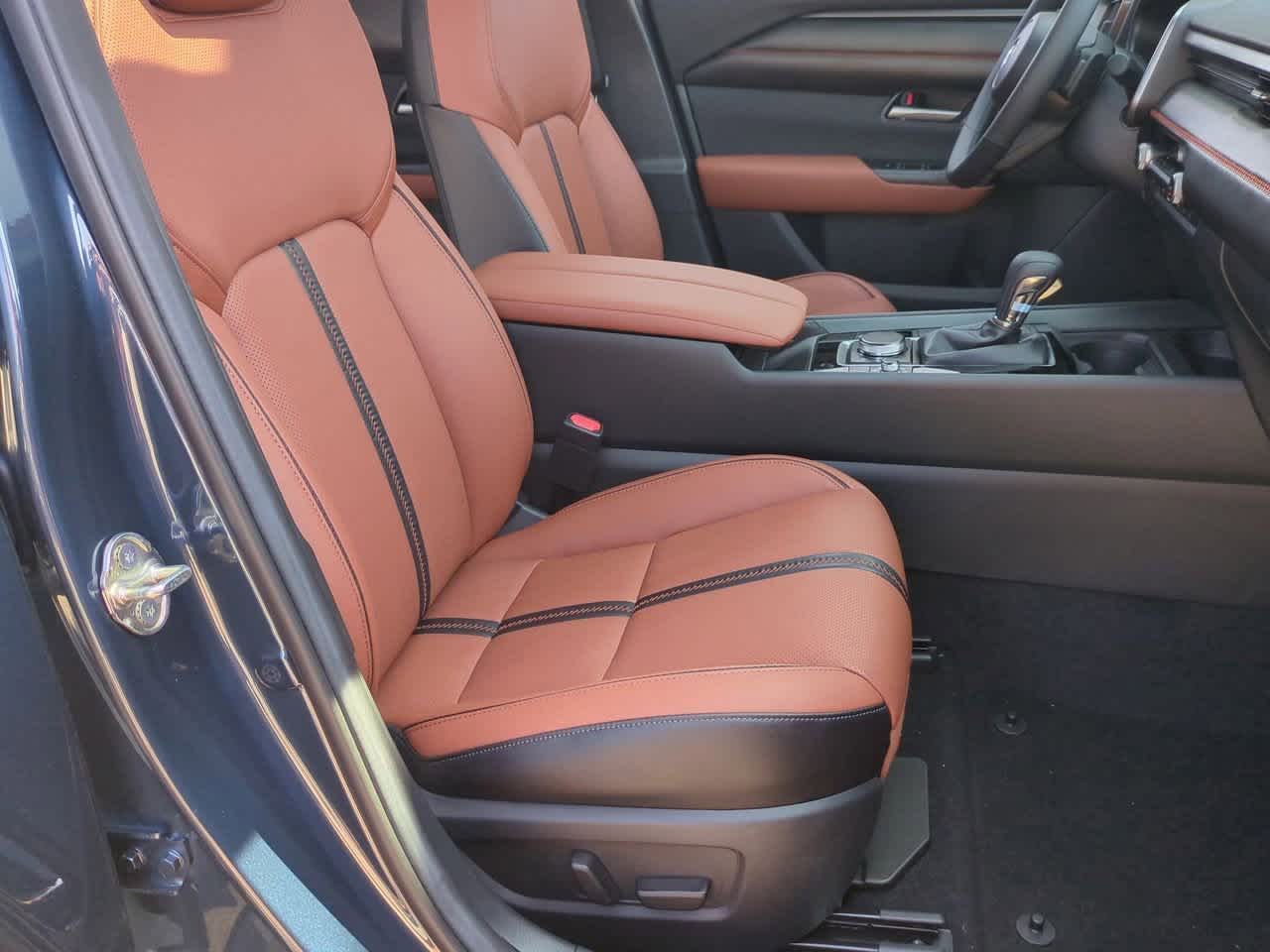 Vehicle image 13 of 34