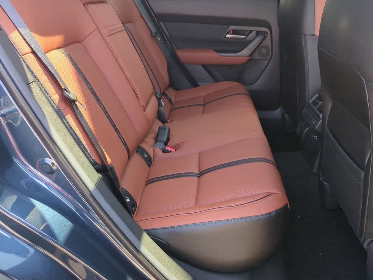 Vehicle image 11 of 34