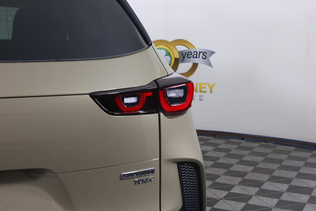 Vehicle image 11 of 24