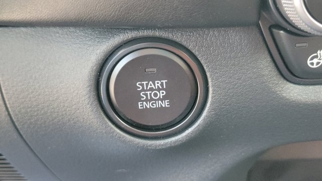 Vehicle image 31 of 33