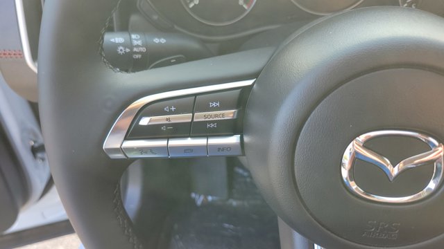 Vehicle image 26 of 33