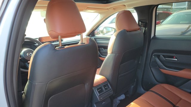 Vehicle image 15 of 33