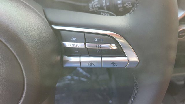 Vehicle image 27 of 33