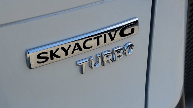 Vehicle image 8 of 33