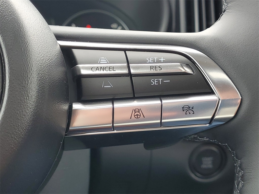 Vehicle image 22 of 32