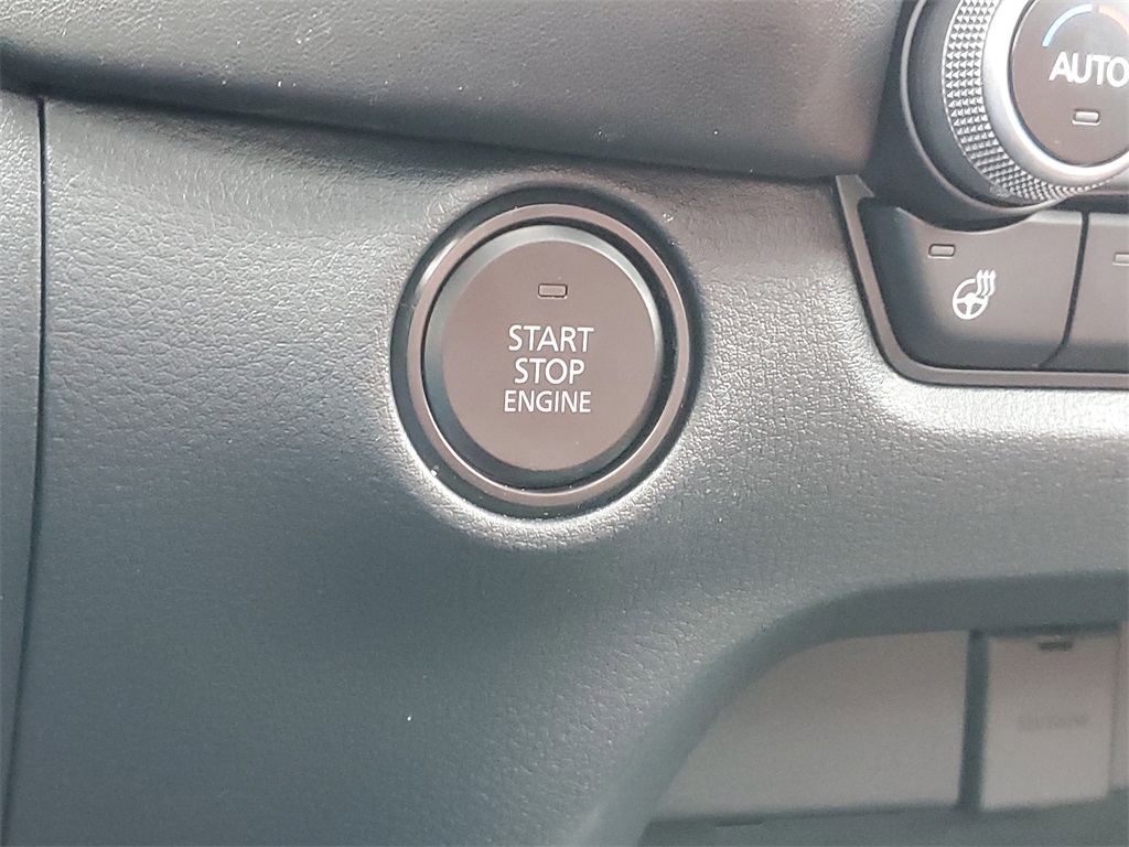 Vehicle image 27 of 32
