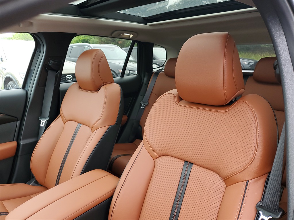 Vehicle image 11 of 32