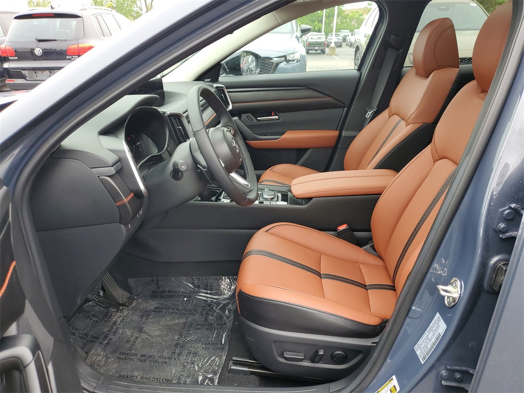 Vehicle image 10 of 32