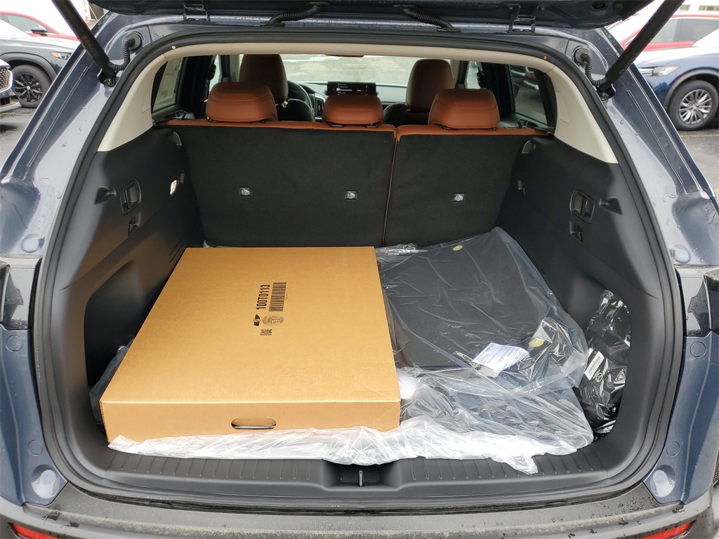 Vehicle image 8 of 32