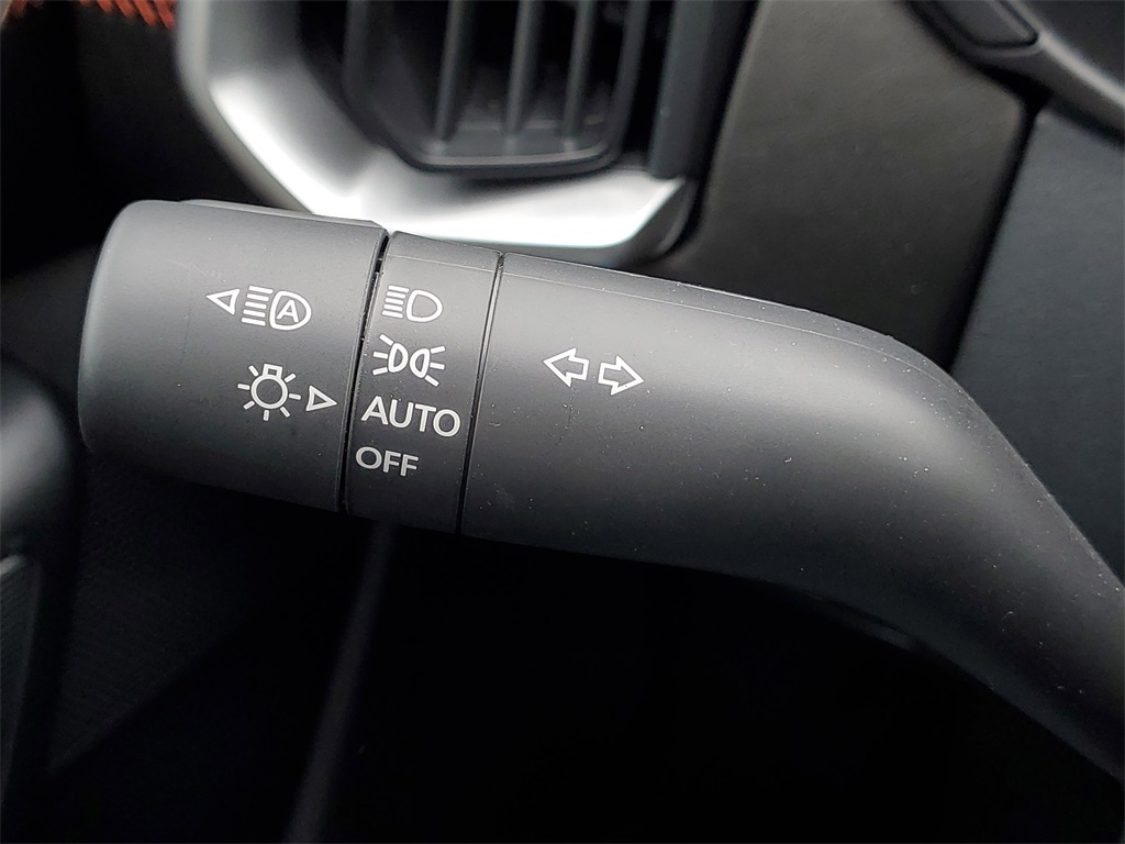 Vehicle image 20 of 32