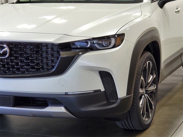 Vehicle image 28 of 30