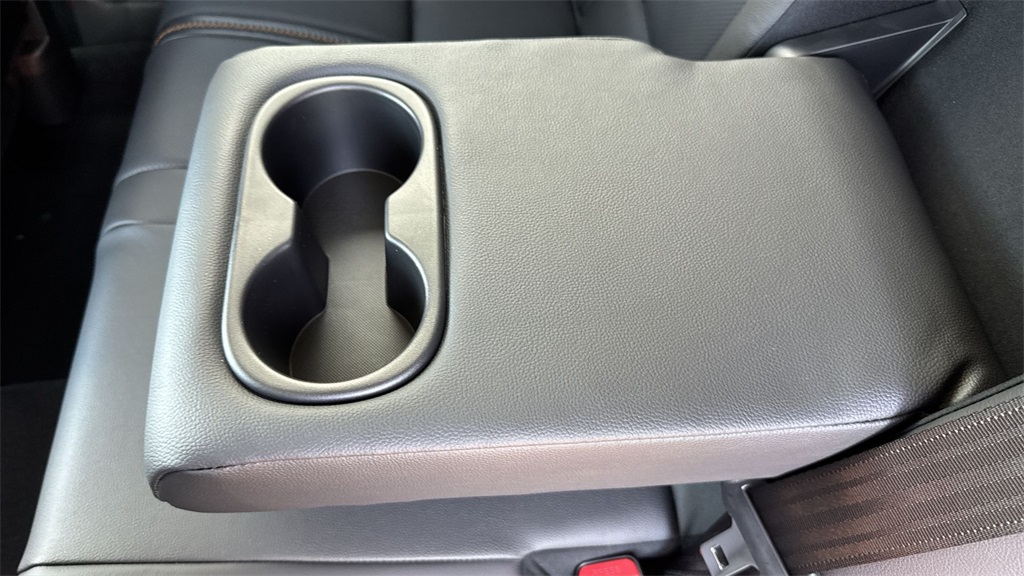 Vehicle image 57 of 59