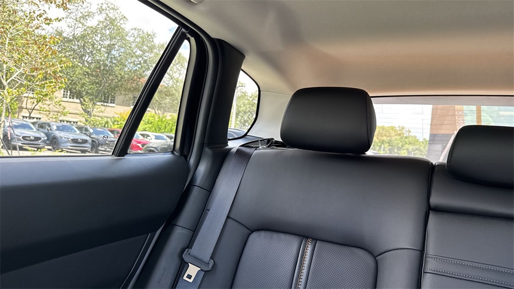 Vehicle image 31 of 59