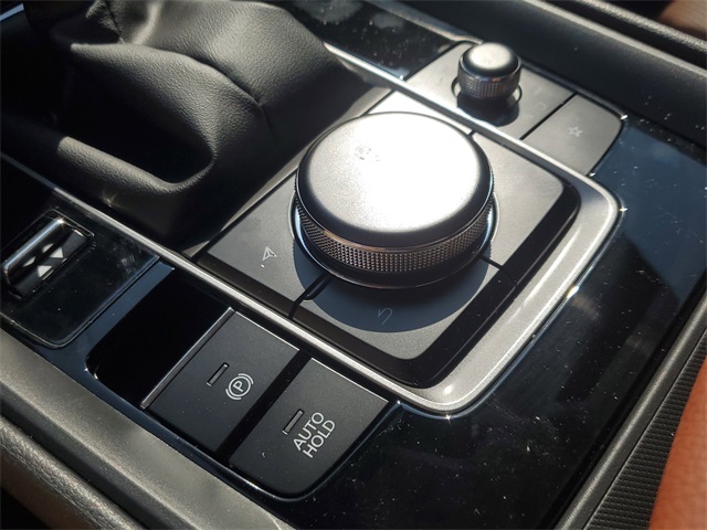 Vehicle image 27 of 30