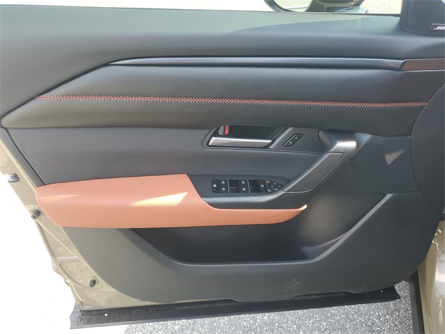 Vehicle image 13 of 30