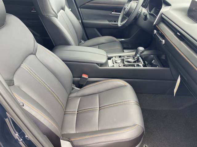 Vehicle image 8 of 19