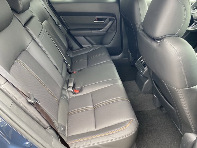 Vehicle image 10 of 19