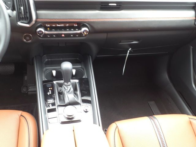 Vehicle image 16 of 24