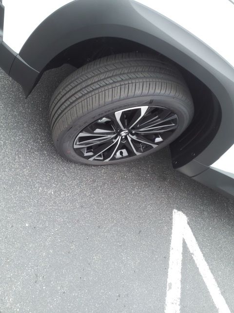 Vehicle image 6 of 24