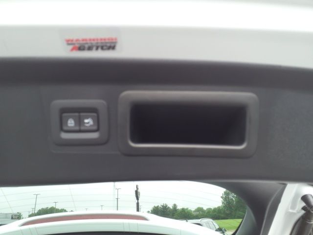 Vehicle image 21 of 24