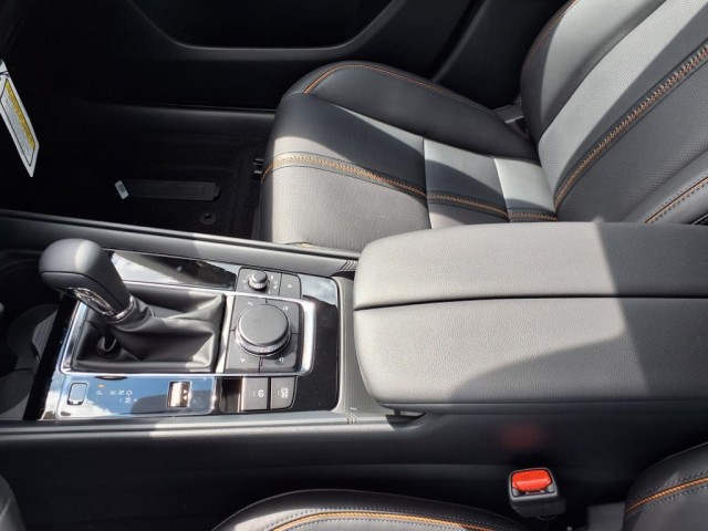 2025 Mazda CX-50 2.5 Turbo Premium Plus Package Image 18 of 30