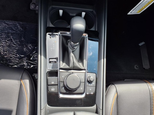 2025 Mazda CX-50 2.5 Turbo Premium Plus Package Image 17 of 30