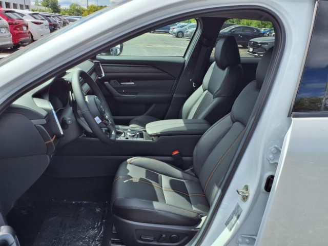 2025 Mazda CX-50 2.5 Turbo Premium Plus Package Image 12 of 30