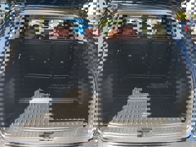 Vehicle image 10 of 28
