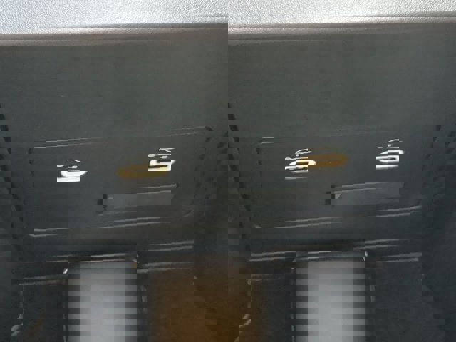 Vehicle image 23 of 28