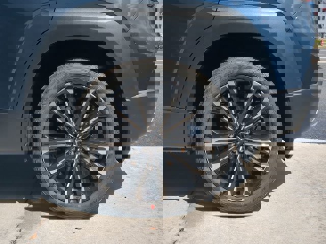 Vehicle image 9 of 28