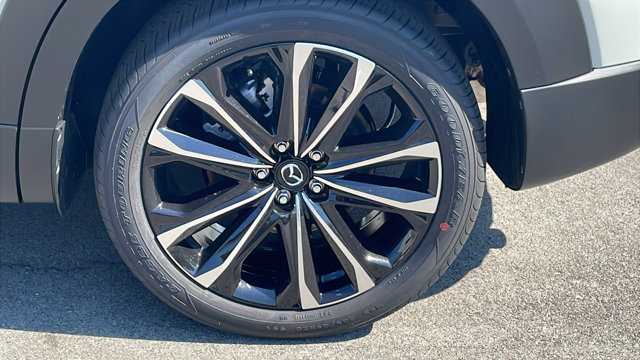 Vehicle image 10 of 47