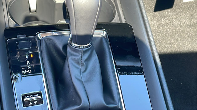 Vehicle image 37 of 47