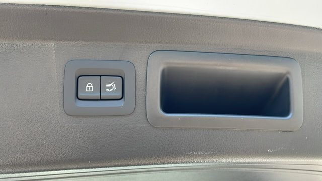 Vehicle image 39 of 47