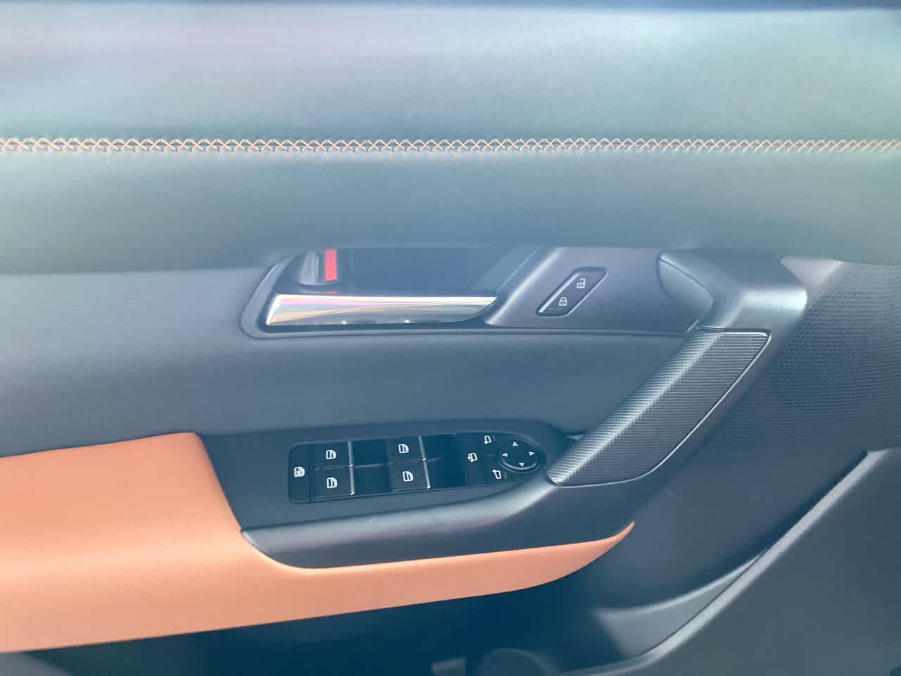 Vehicle image 29 of 35