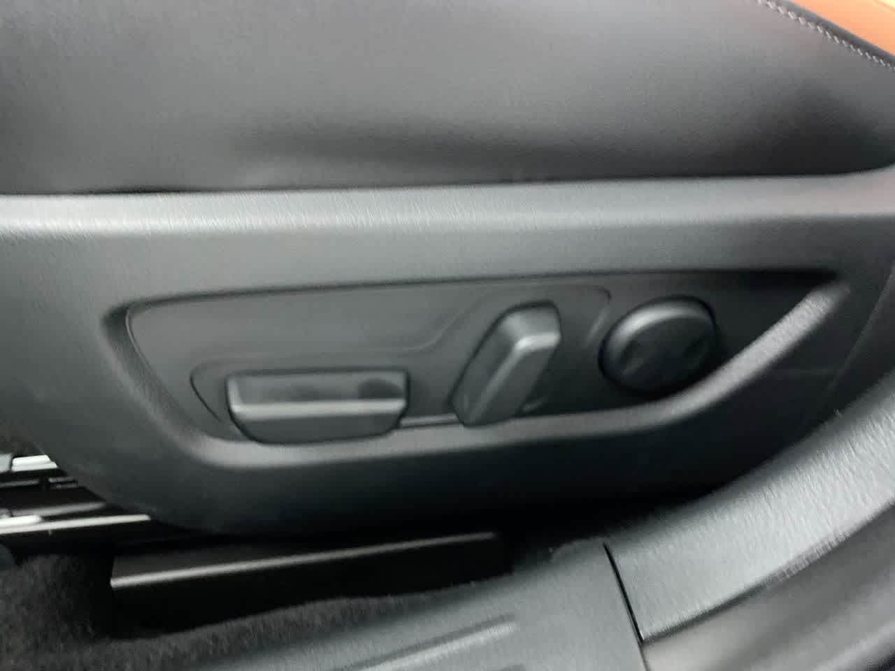 Vehicle image 31 of 35