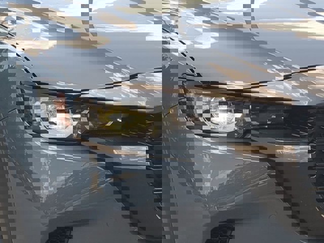Vehicle image 27 of 29