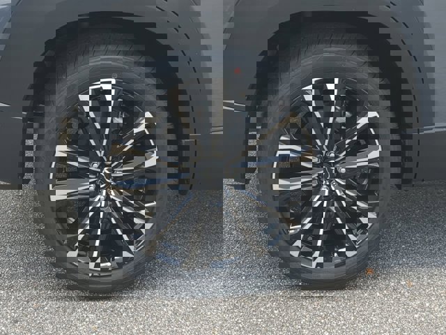 Vehicle image 9 of 29