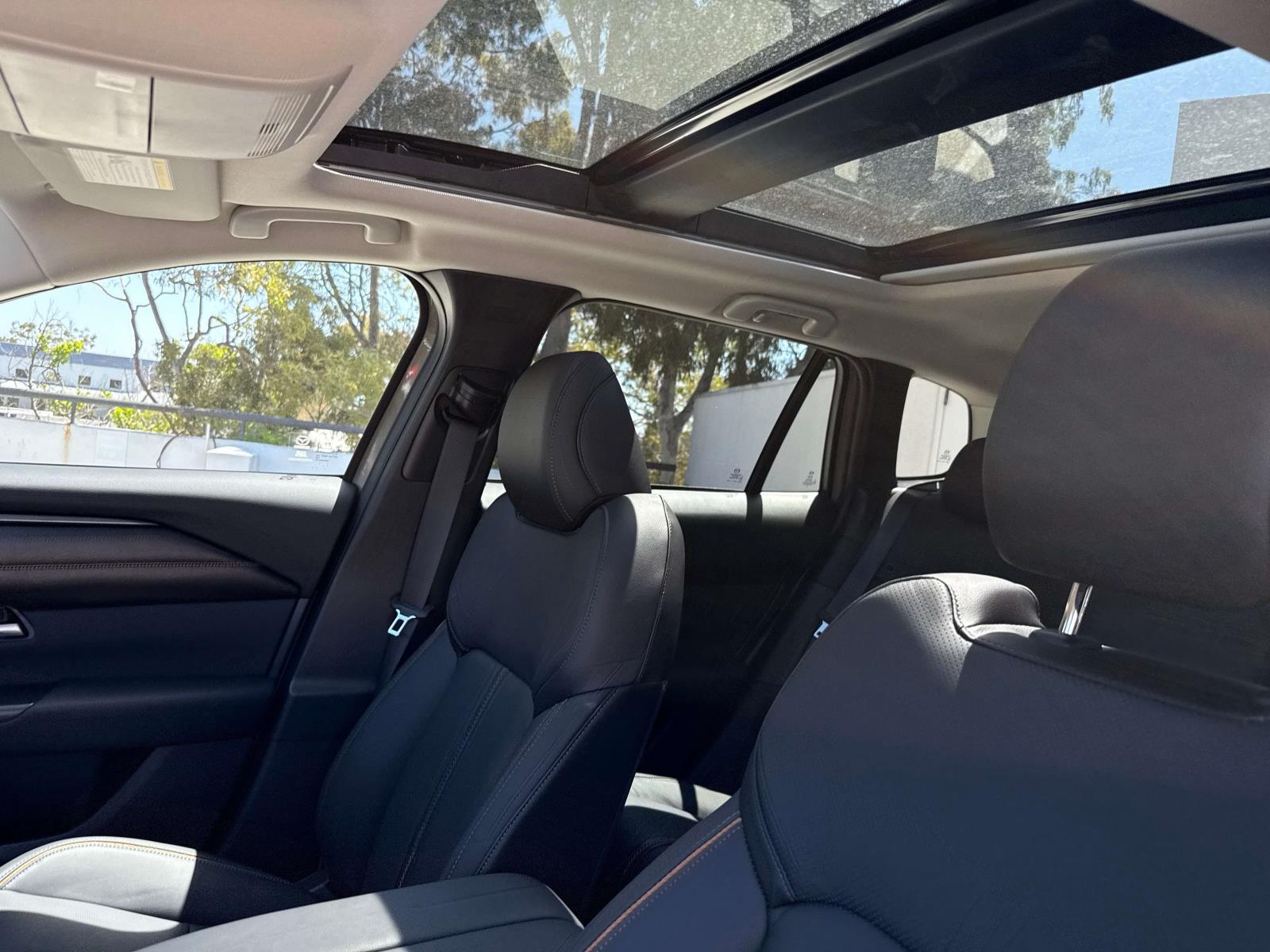 Vehicle image 13 of 15