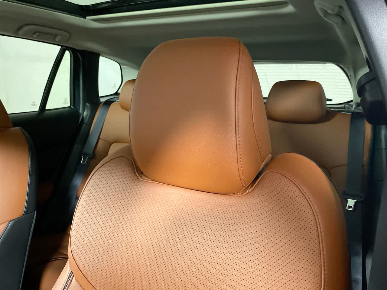 Vehicle image 21 of 35