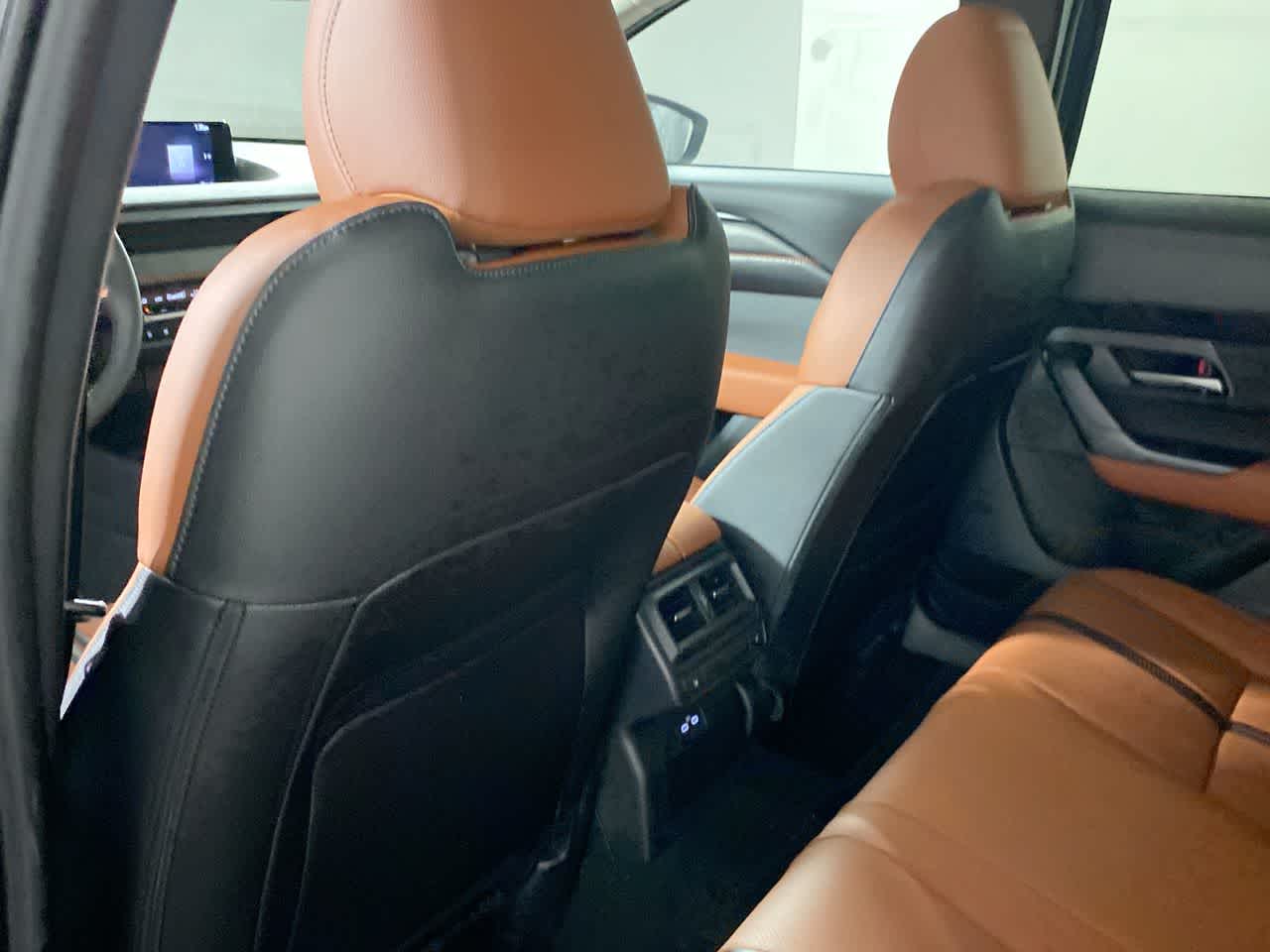 Vehicle image 20 of 35
