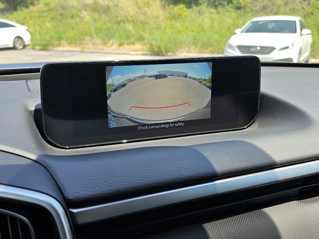 Vehicle image 11 of 15