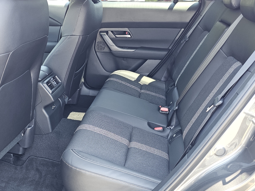 Vehicle image 9 of 15