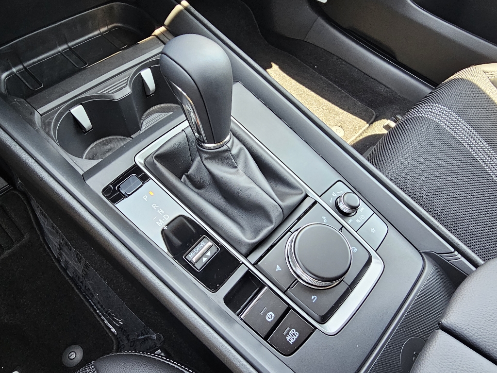 Vehicle image 13 of 15