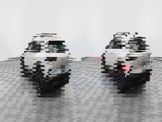 Vehicle image 8 of 38