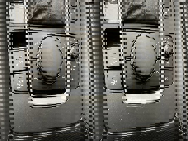 Vehicle image 23 of 38