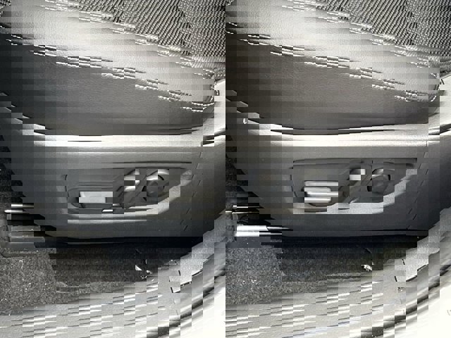Vehicle image 16 of 38