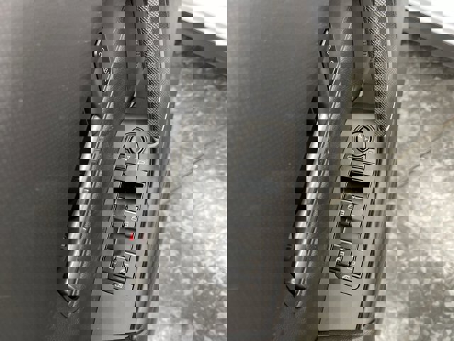 Vehicle image 14 of 38