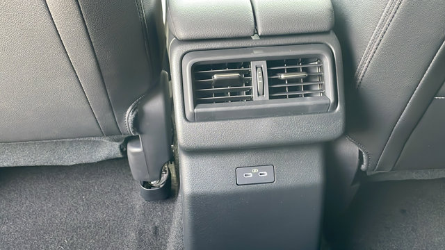 Vehicle image 29 of 41